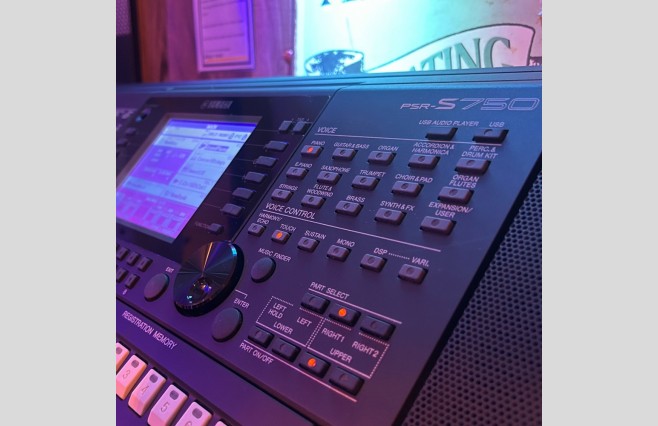 Used Yamaha PSR-S750 Keyboard (SN:ECUM01357) - Image 6